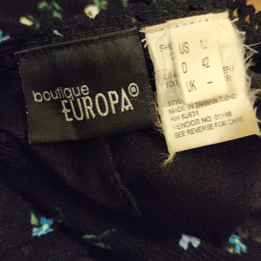 SOLD Vintage/ Y2k Slip Floral Dress - Picture 4 of 4